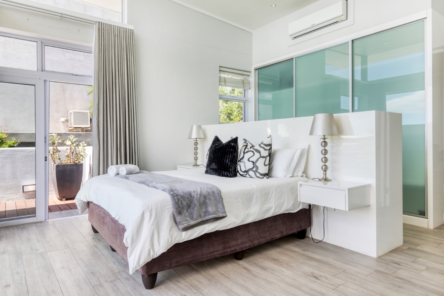 To Let 6 Bedroom Property for Rent in Camps Bay Western Cape